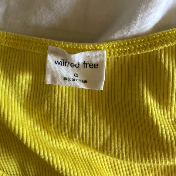 Front tie Wilfred free top from aritzia - Picture 4 of 4